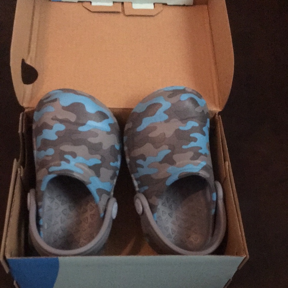 New without tags! Soft Blue and Gray Camouflage Slippers for Casual Comfort